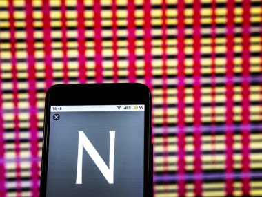 Kiev, Ukrayna - 19 Aralık 2018: Nordstrom mağaza şirket logosu akıllı telefon görüntülenen gördüm