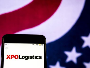 Kiev, Ukrayna - 19 Aralık 2018: Xpo lojistik şirket logosu akıllı telefon görüntülenen gördüm