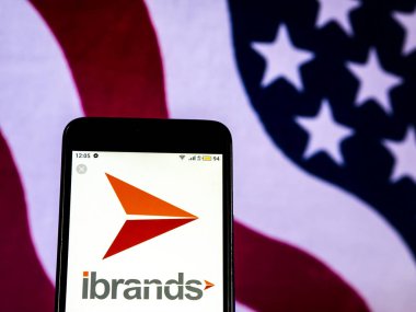 Kiev, Ukrayna - 20 Aralık 2018: ibrands şirket logosu akıllı telefon görüntülenen gördüm