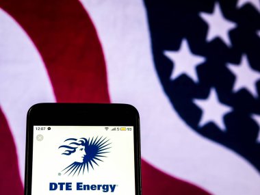 Kiev, Ukrayna - 20 Aralık 2018: Dte enerji elektrik hizmetleri şirket logosu akıllı telefon görüntülenen gördüm