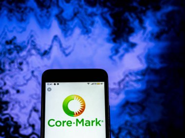 Kiev, Ukrayna - 20 Aralık 2018: Core-Mark şirket logosu akıllı telefon görüntülenen gördüm