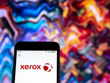 Xerox Corporation logo akıllı telefon görüntülenen gördüm