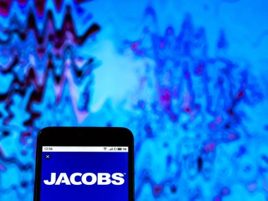 Kiev, Ukrayna - 26 Aralık 2018: Jacobs mühendislik grup mimarlık firma logosu akıllı telefon görüntülenen gördüm