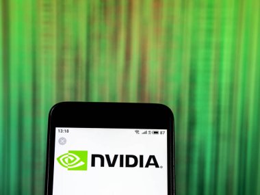 Kiev, Ukrayna - 26 Aralık 2018: Nvidia bilgisayar oyun şirket logosu akıllı telefon görüntülenen gördüm