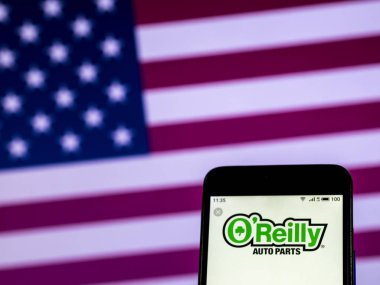 Kiev, Ukrayna - 28 Aralık 2018: O'Reilly Auto Parts perakende şirket logosu akıllı telefon görüntülenen gördüm