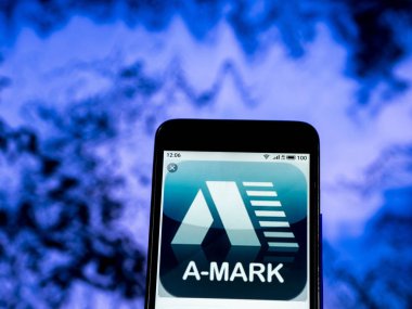 Kiev, Ukrayna - 30 Aralık 2018: A-Mark değerli metaller şirket logosu akıllı telefon görüntülenen gördüm