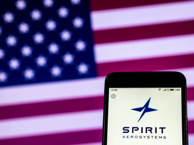 Kiev, Ukrayna - 30 Aralık 2018: Ruh Aerosystems şirket logosu üretim uçak akıllı telefon görüntülenen gördüm