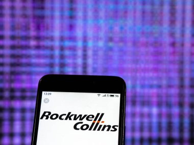 Kiev, Ukrayna - 30 Aralık 2018: Rockwell Collins uzay şirket logosu akıllı telefon görüntülenen gördüm