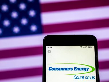 Kiev, Ukrayna - 30 Aralık 2018: Tüketicilerin enerji genel yarar şirket logosu akıllı telefon görüntülenen gördüm