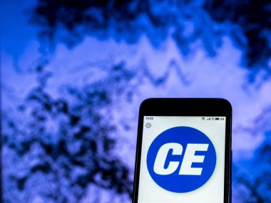 Kiev, Ukrayna - 30 Aralık 2018: Tüketicilerin enerji genel yarar şirket logosu akıllı telefon görüntülenen gördüm