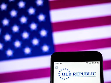 Kiev, Ukrayna - Jan 1, 2019: Eski Cumhuriyeti Uluslararası sigorta şirket logosu akıllı telefon görüntülenen gördüm