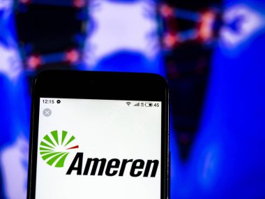 Kiev, Ukrayna - Jan 1, 2019: Ameren elektrik hizmetleri şirket logosu akıllı telefon görüntülenen gördüm