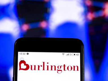 Kiev, Ukrayna - Jan 1, 2019: Burlington mağaza şirket logosu akıllı telefon görüntülenen gördüm
