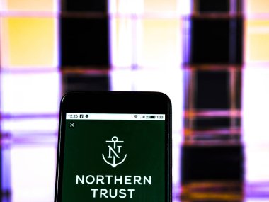 Kiev, Ukrayna - Jan 4, 2019: Kuzey güven finansal hizmetler şirket logosu akıllı telefon görüntülenen gördüm