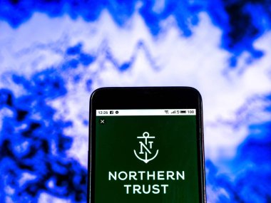 Kiev, Ukrayna - Jan 4, 2019: Kuzey güven finansal hizmetler şirket logosu akıllı telefon görüntülenen gördüm