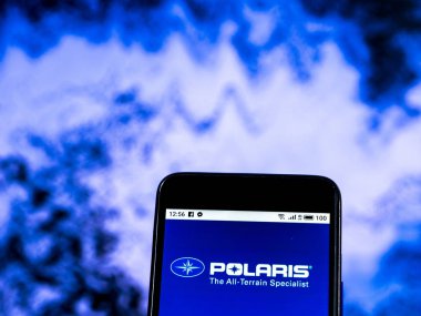 Kiev, Ukrayna - Jan 4, 2019: Polaris Sanayi şirket logosu akıllı telefon görüntülenen gördüm