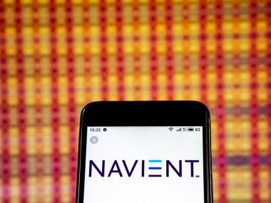 Kiev, Ukrayna - 7 Ocak 2019: Navient şirket logosu akıllı telefon görüntülenen gördüm