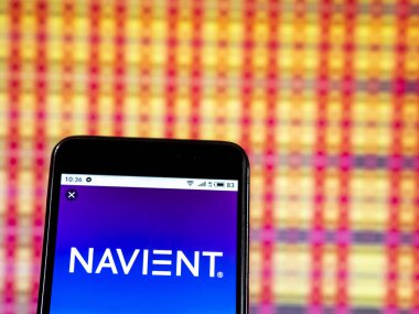 Kiev, Ukrayna - 7 Ocak 2019: Navient şirket logosu akıllı telefon görüntülenen gördüm