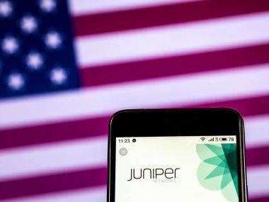 Kiev, Ukrayna - 7 Ocak 2019: Juniper Networks yazılım geliştirici logo akıllı telefon görüntülenen gördüm