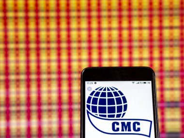 Kiev, Ukrayna - 7 Ocak 2019: Ticari metaller şirket logosu akıllı telefon görüntülenen gördüm