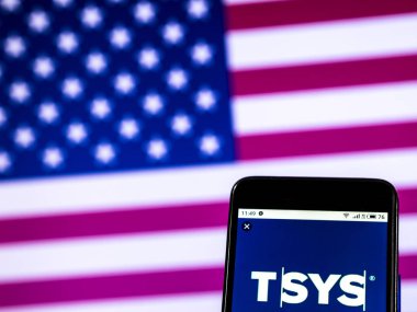 Kiev, Ukrayna - 7 Ocak 2019: Tsys kredi kartı hizmeti şirket logosu akıllı telefon görüntülenen gördüm