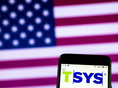 Kiev, Ukrayna - 7 Ocak 2019: Tsys kredi kartı hizmeti şirket logosu akıllı telefon görüntülenen gördüm