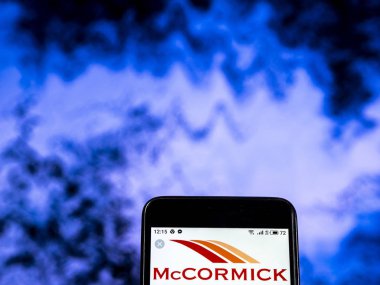 Kiev, Ukrayna - 7 Ocak 2019: Mccormick ve şirket logosu akıllı telefon görüntülenen gördüm