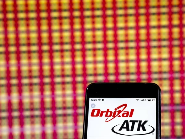 Kiev, Ukrayna - 7 Ocak 2019: Orbital Atk A.ş., şimdi gördüm Northrop Grumman yenilik sistemleri logosu görüntülenen akıllı telefon