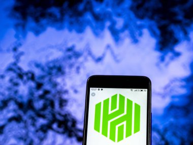 Kiev, Ukrayna - 7 Ocak 2019: Huntington Bancshares banka holding şirket logosu akıllı telefon görüntülenen gördüm