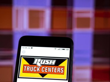 Kiev, Ukrayna - 8 Ocak 2019: Rush şirketler ticari şirket logosu akıllı telefon görüntülenen gördüm.