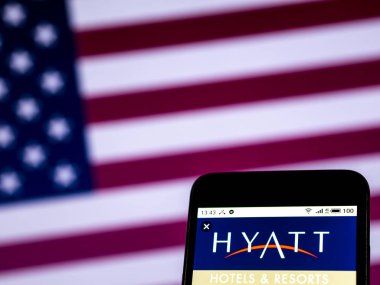 Kiev, Ukrayna - 8 Ocak 2019: Hyatt oteller Corporation logo akıllı telefon görüntülenen gördüm.