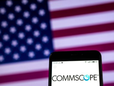 Kiev, Ukrayna - 8 Ocak 2019: Commscope şirket logosu akıllı telefon görüntülenen gördüm.