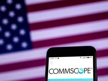 Kiev, Ukrayna - 8 Ocak 2019: Commscope şirket logosu akıllı telefon görüntülenen gördüm.