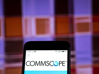 Kiev, Ukrayna - 8 Ocak 2019: Commscope şirket logosu akıllı telefon görüntülenen gördüm.