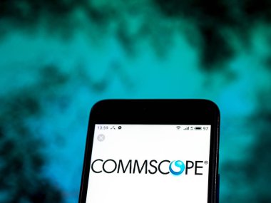 Kiev, Ukrayna - 8 Ocak 2019: Commscope şirket logosu akıllı telefon görüntülenen gördüm.