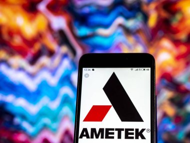 Kiev, Ukrayna - 9 Ocak 2019: Ametek A.ş üretim şirket logosu akıllı telefon görüntülenen gördüm.