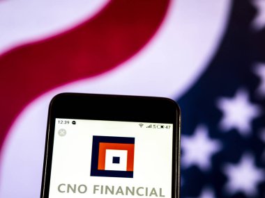 Kiev, Ukrayna - 9 Ocak 2019: Kao mali grup finansal hizmetler şirket logosu akıllı telefon görüntülenen gördüm.