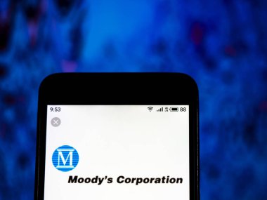 Kiev, Ukrayna - 10 Jan 2019: Moody's Corporation mali hizmetler şirket logosu akıllı telefon görüntülenen gördüm.