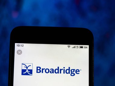 Kiev, Ukrayna - 10 Jan 2019: Broadridge finansal çözümler şirket logosu akıllı telefon görüntülenen gördüm.