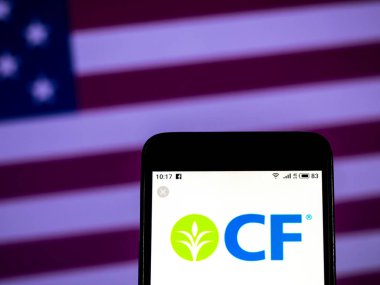 Kiev, Ukrayna - 10 Jan 2019: Cf imalat sanayi şirket logosu akıllı telefon görüntülenen gördüm.