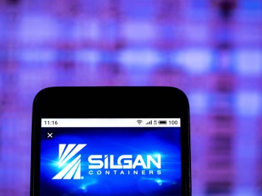 Kiev, Ukrayna - 11 Ocak 2019: Silgan Holdings şirket logosu akıllı telefon görüntülenen gördüm.