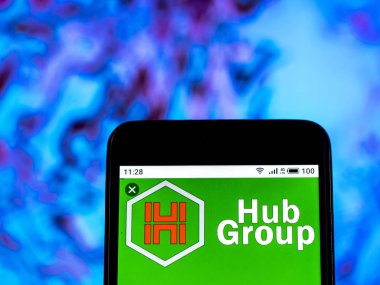 Kiev, Ukrayna - 11 Ocak 2019: Hub grup taşıma şirket logosu akıllı telefon görüntülenen gördüm.