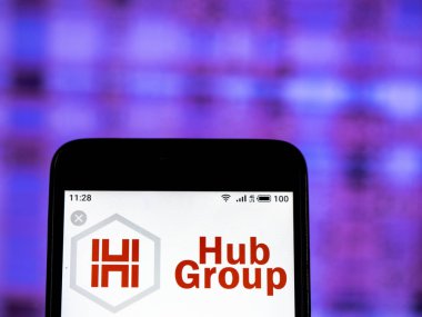Kiev, Ukrayna - 11 Ocak 2019: Hub grup taşıma şirket logosu akıllı telefon görüntülenen gördüm.