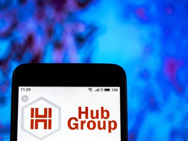 Kiev, Ukrayna - 11 Ocak 2019: Hub grup taşıma şirket logosu akıllı telefon görüntülenen gördüm.