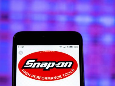 Kiev, Ukrayna - 11 Ocak 2019: Takılabilir üretim şirket logosu akıllı telefon görüntülenen gördüm.