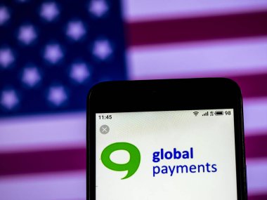 Kiev, Ukrayna - 11 Ocak 2019: Küresel ödemeler şirket logosu akıllı telefon görüntülenen gördüm.
