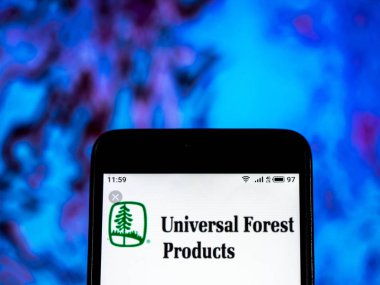 Kiev, Ukrayna - 11 Ocak 2019: Şirket logosu evrensel orman ürünleri kereste akıllı telefon görüntülenen gördüm.