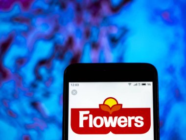 Kiev, Ukrayna - 11 Ocak 2019: Çiçek gıdalar ekmek şirket logosu akıllı telefon görüntülenen gördüm.