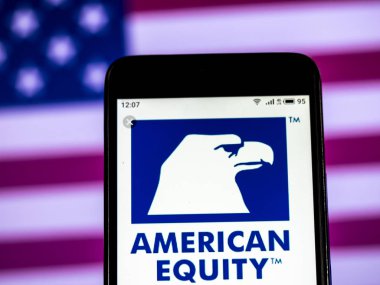 Kiev, Ukrayna - 11 Ocak 2019: Amerikan hisse senedi yatırım hayat sigortası şirket logosu akıllı telefon görüntülenen gördüm.