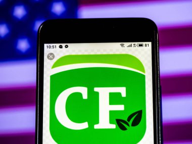 Kiev, Ukrayna - 15 Ocak 2019: Ülke finansal sigorta şirket logosu akıllı telefon görüntülenen gördüm.